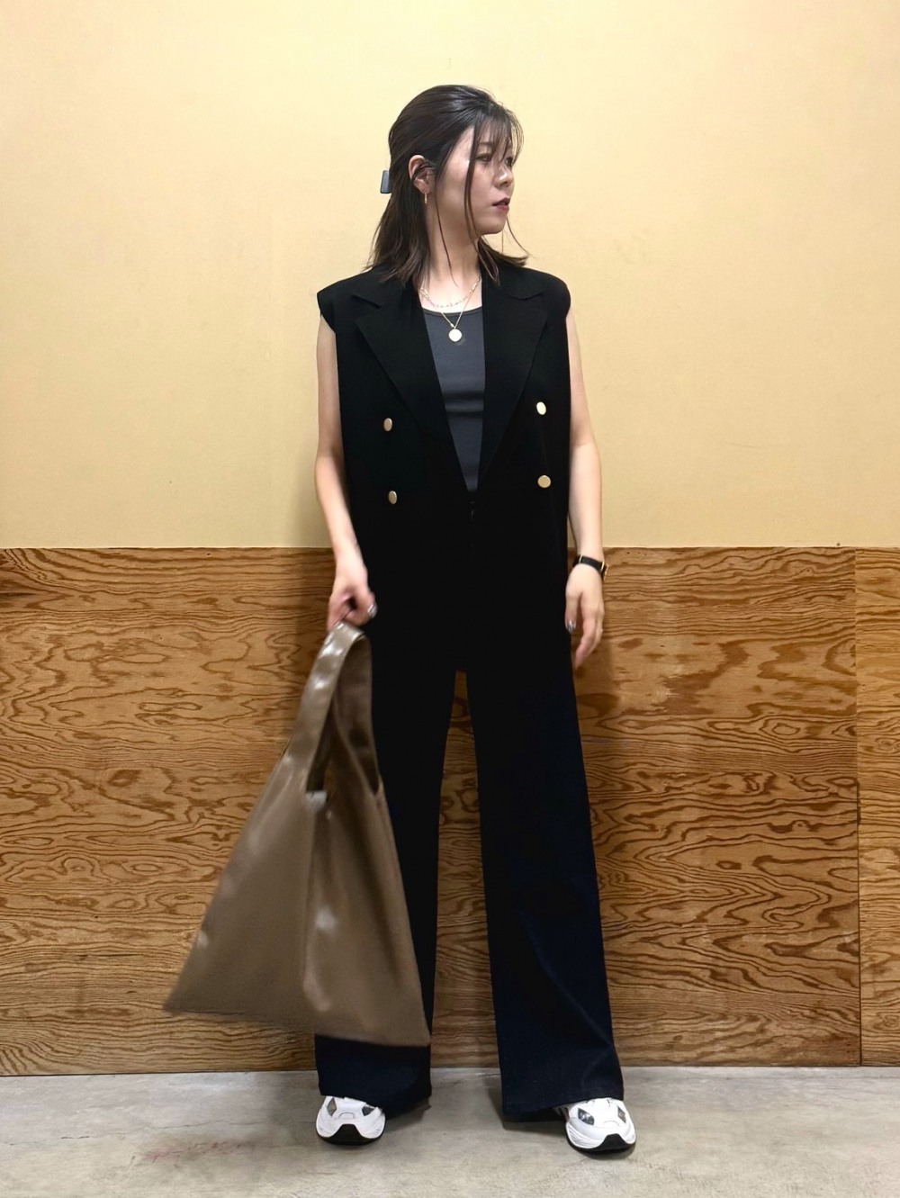レーヨンブレンドテーラードニットベスト」の着用コーディネート| プラステ