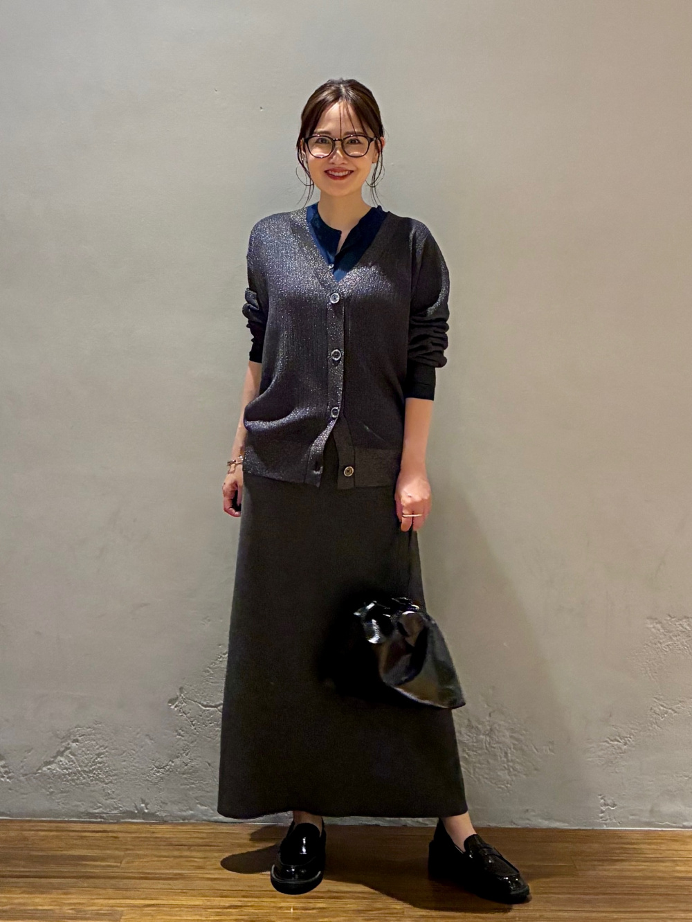 プラステ今期完売レーヨンブレンドダークグレーニットベストスカートとセットアップ PLST(プラステ)公式 | レーヨンブレンドテーラードニットベスト