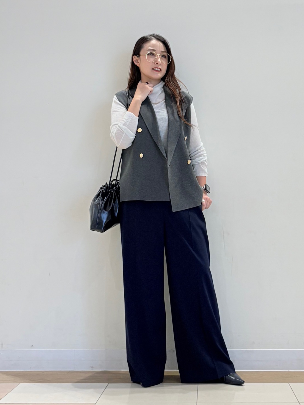 レーヨンブレンドテーラードニットベスト、ハイネックリブセーター」の