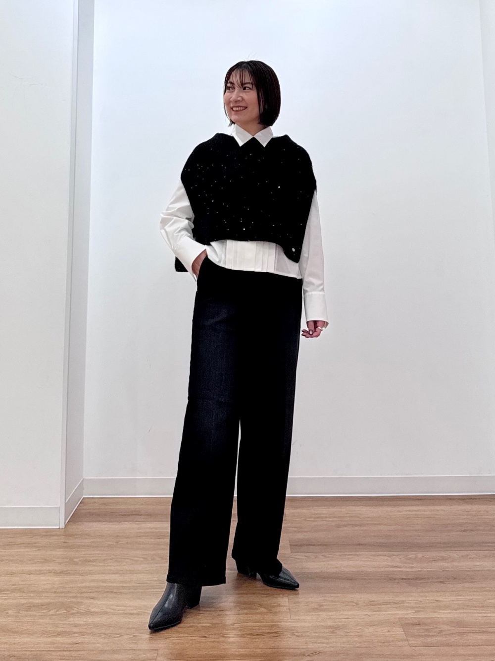 スパンコールニットケープ」の着用コーディネート| プラステ