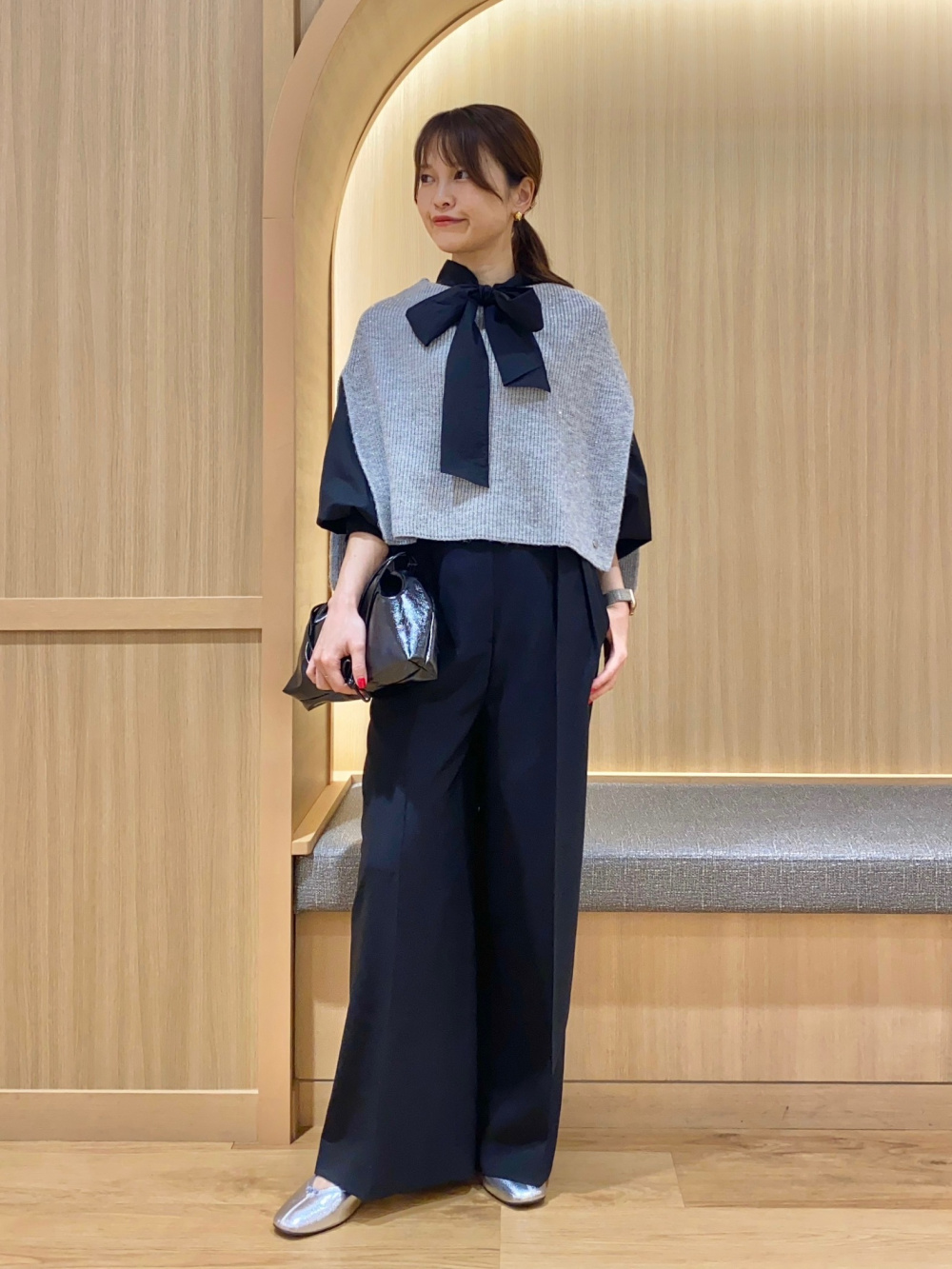 スパンコールニットケープ」の着用コーディネート| プラステ