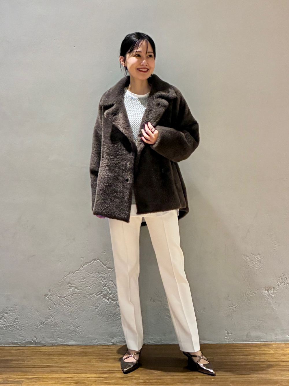 フェザーヤーンニットコート」の着用コーディネート| プラステ