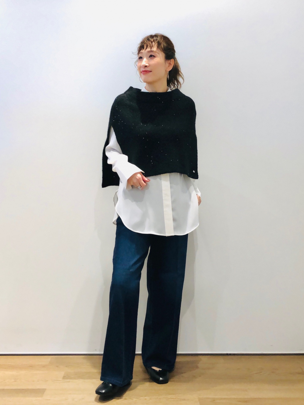 スパンコールニットケープ」の着用コーディネート| プラステ