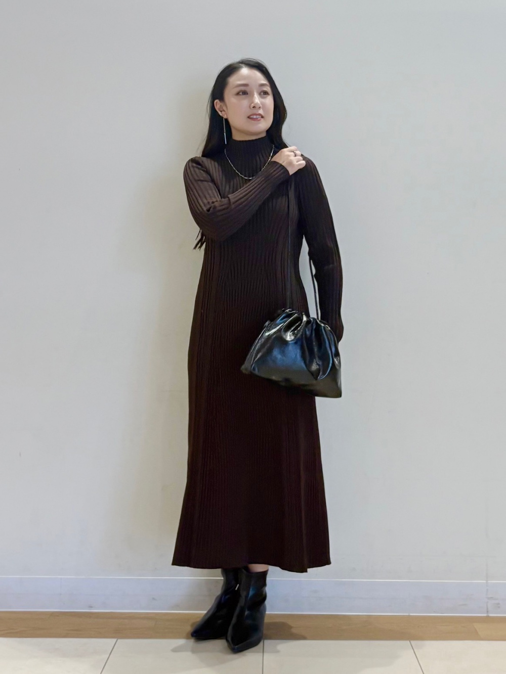 ホールガーメント®ボトルネックフレアワンピース、チェーンコンビ