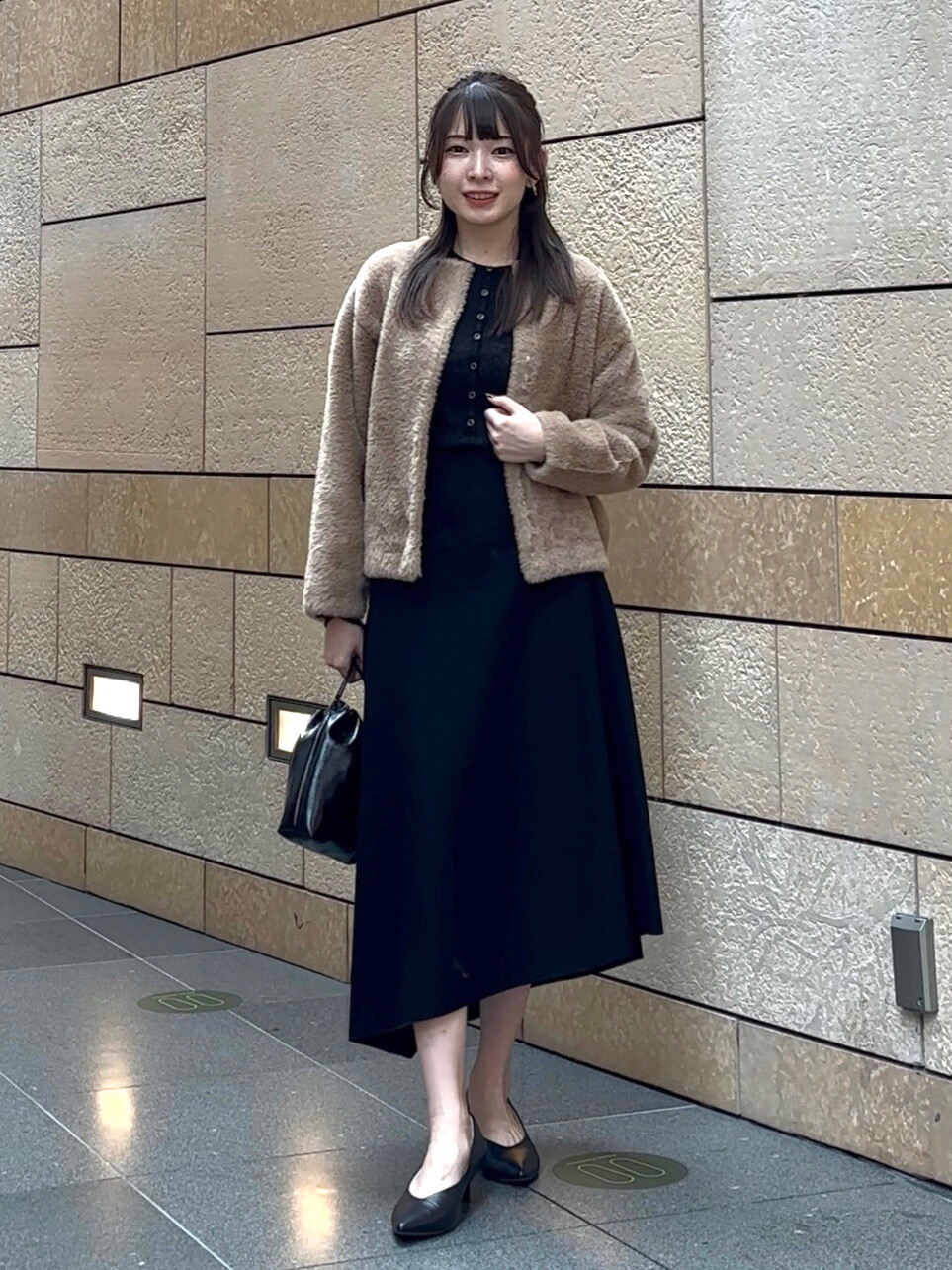 トリアセブレンドペプラムジレ、パールビーズリブニットプルオーバー