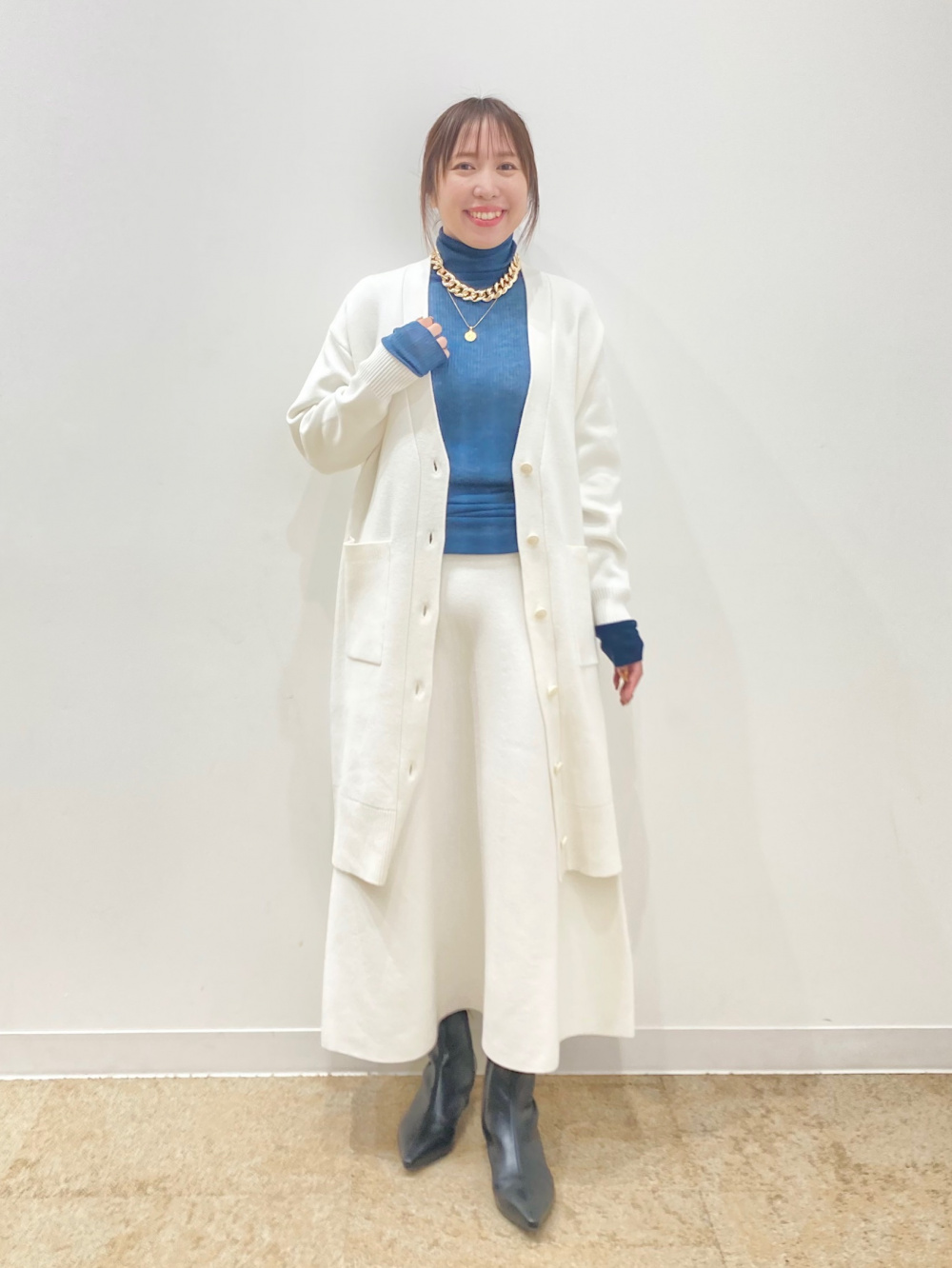 ホワイト×ブルーコーデ