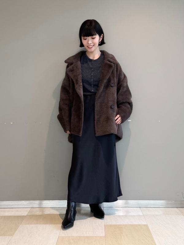 フェザーヤーンニットコートのコーディネート・着用イメージ｜プラステ
