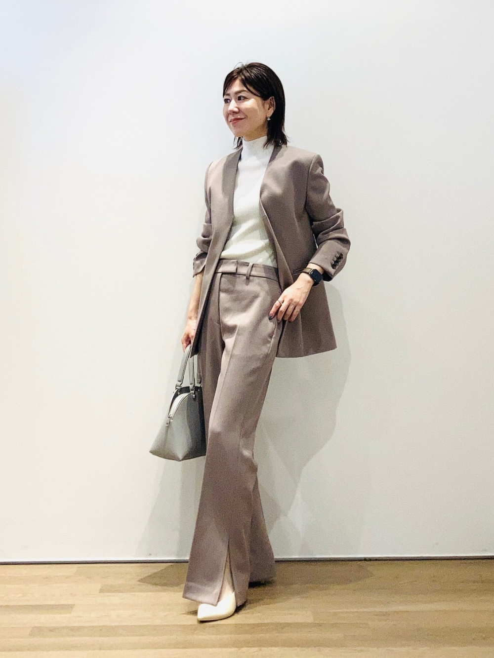 美品 プラステ トリアセブレンドペプラムジャケット パンツスーツ 24年モデル 美品 プラステ トリアセブレンドペプラムジャケット パンツ