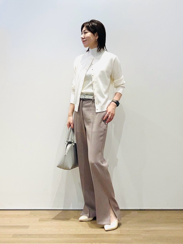 ツイードペプラムジレ、トリアセブレンドテーパードパンツ」の着用