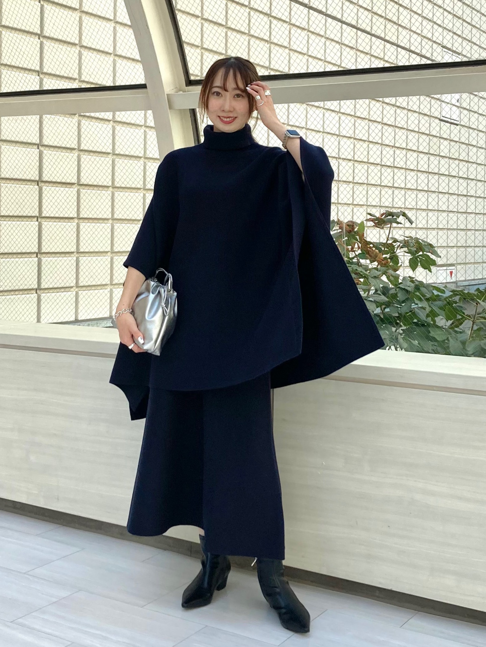 ネイビー×シルバーコーデ