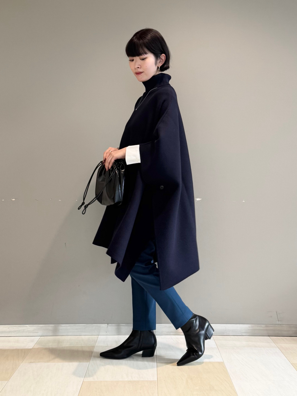 マンテココート、スパンコールミックスセーター」の着用コーディネート