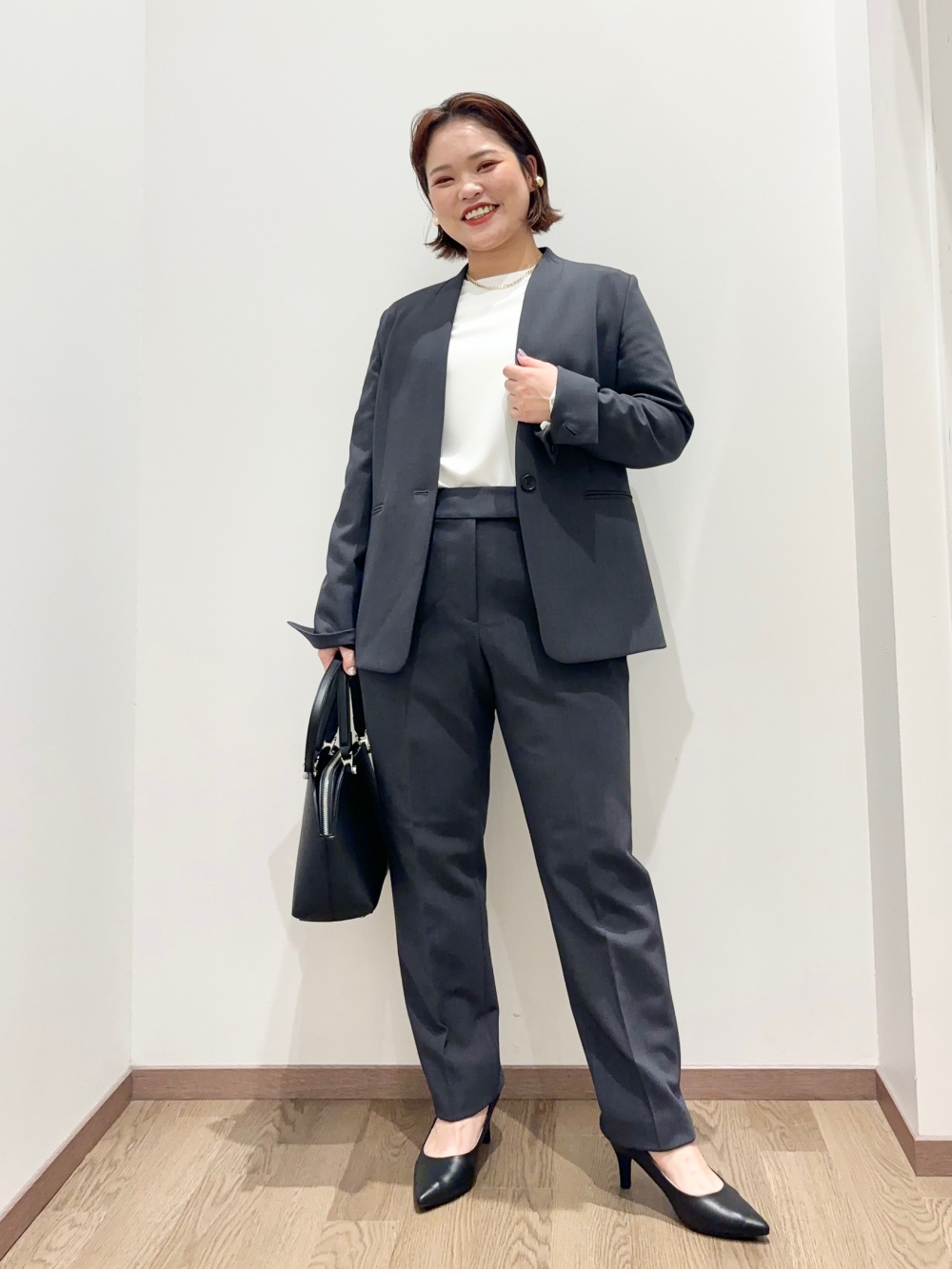 Vネックベストパンツセットアップ、フェイクレザー2WAYハンドバッグ