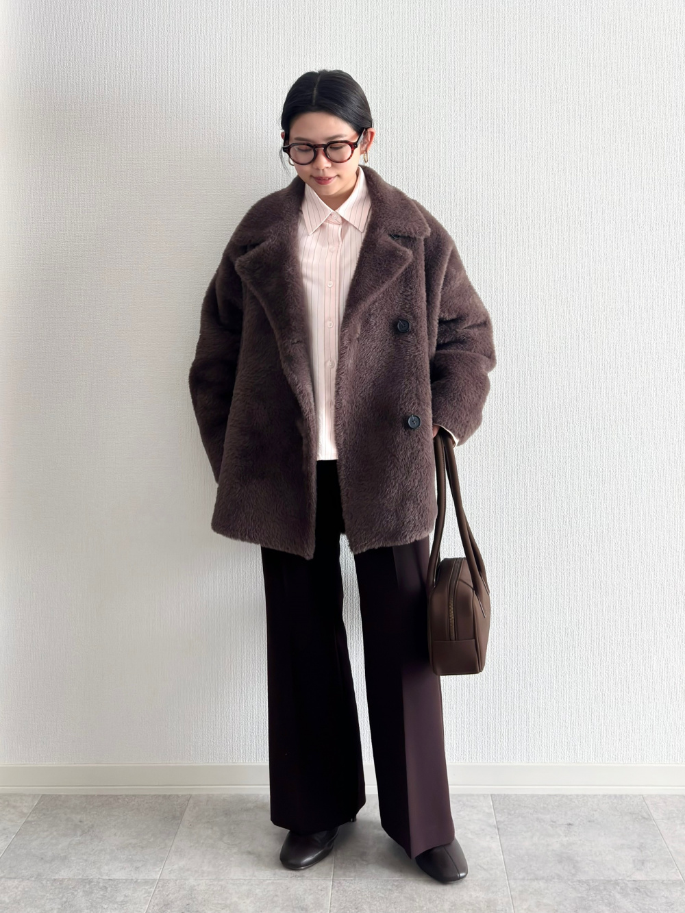 フェザーヤーンニットコート」の着用コーディネート| プラステ
