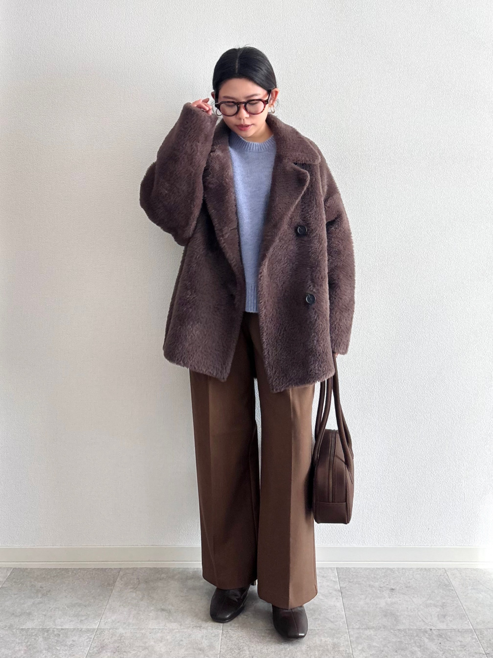 フェザーヤーンニットコート」の着用コーディネート| プラステ