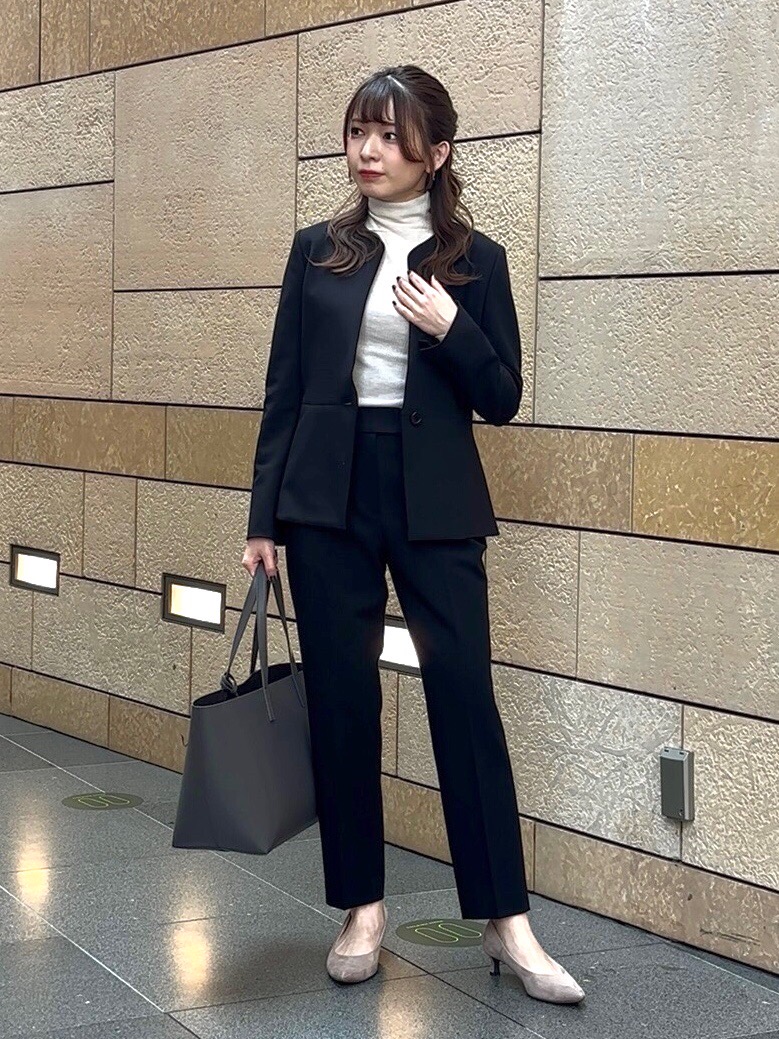 ウォームリザーブペプラムジャケット、テーパードパンツ