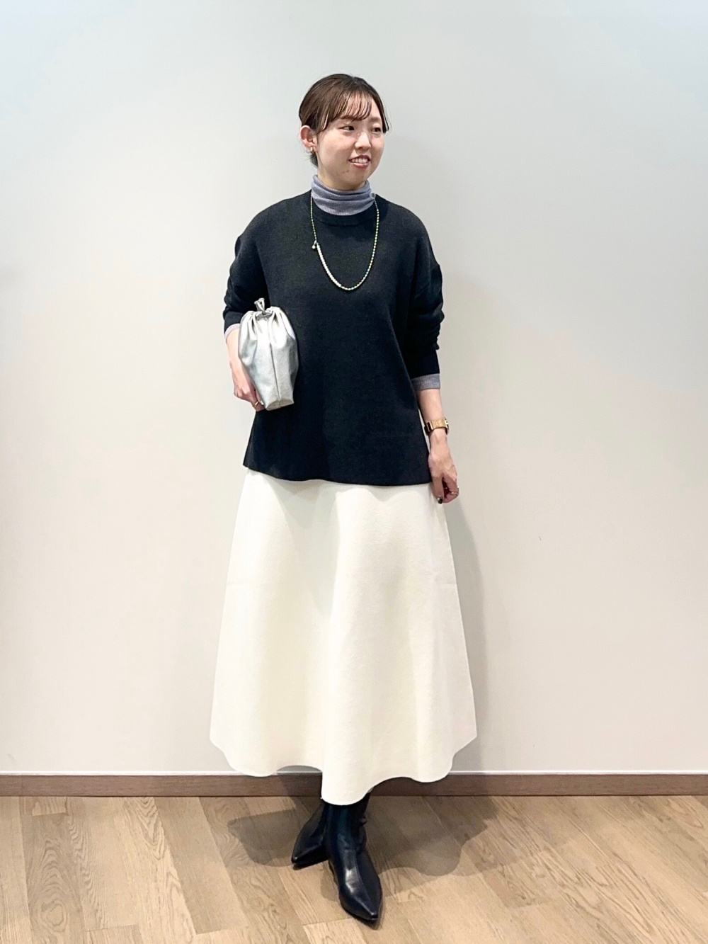 ホールガーメント®ボトルネックフレアワンピース、パールコンビボール