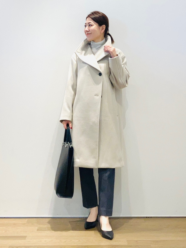 ウールモッサ2WAYスタンドカラーコート（レディース）の着用