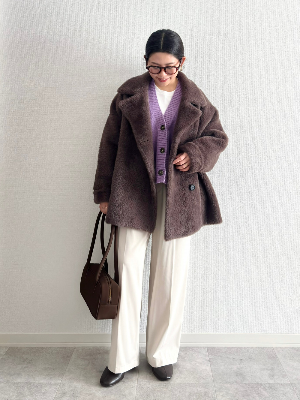 フェザーヤーンニットコート」の着用コーディネート| プラステ