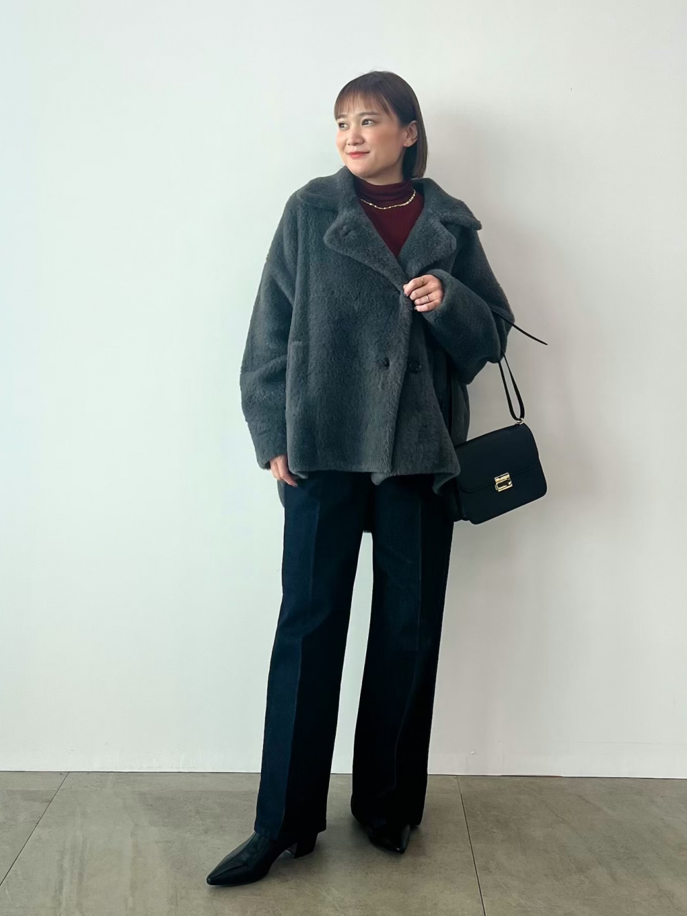 フェザーヤーンニットコート」の着用コーディネート| プラステ