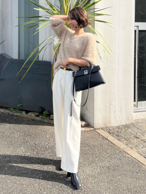 PLST(プラステ)公式 | フェザーモールヤーンVネックセーター