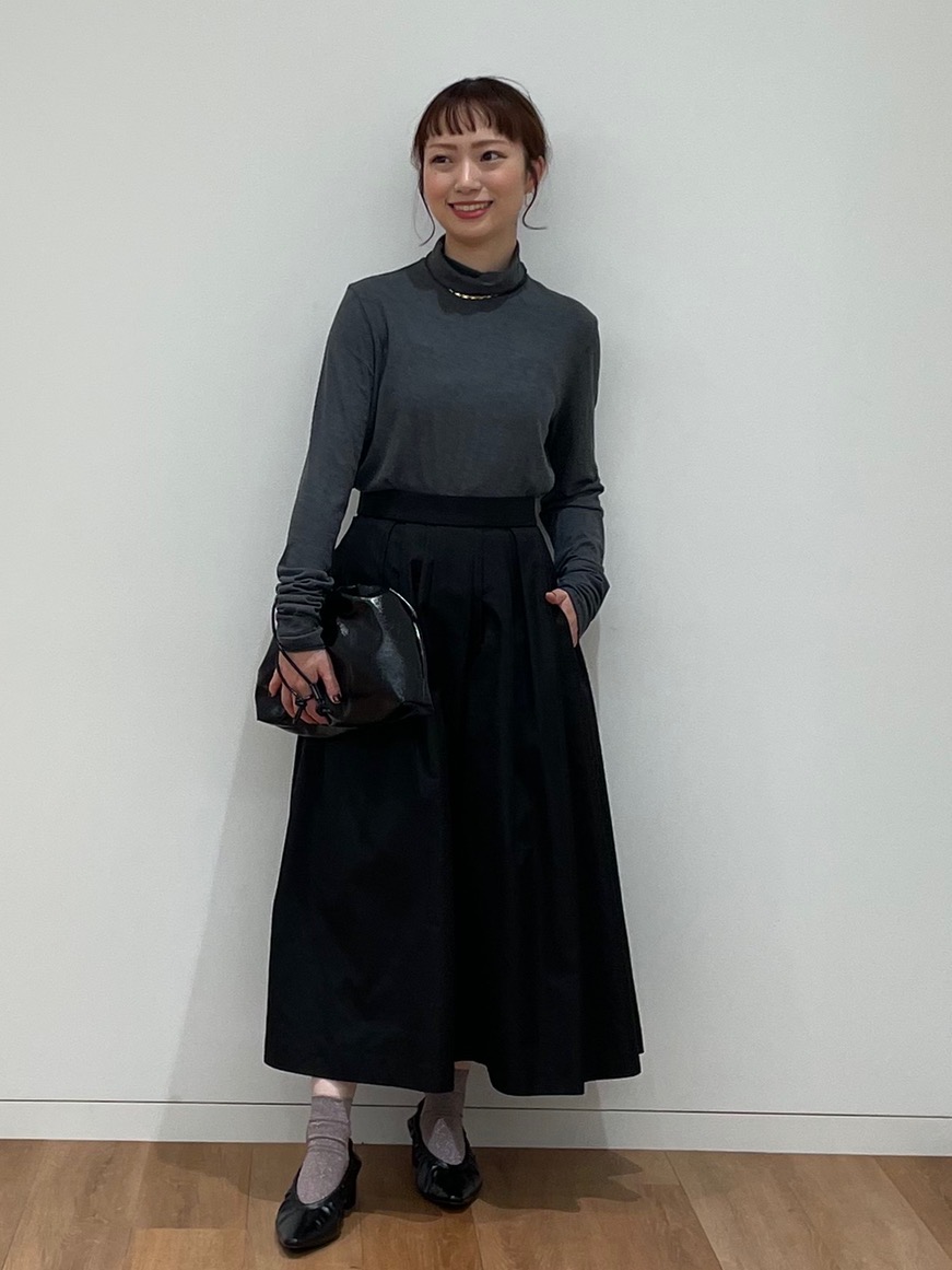 タックスカートとカットソーのコーデ