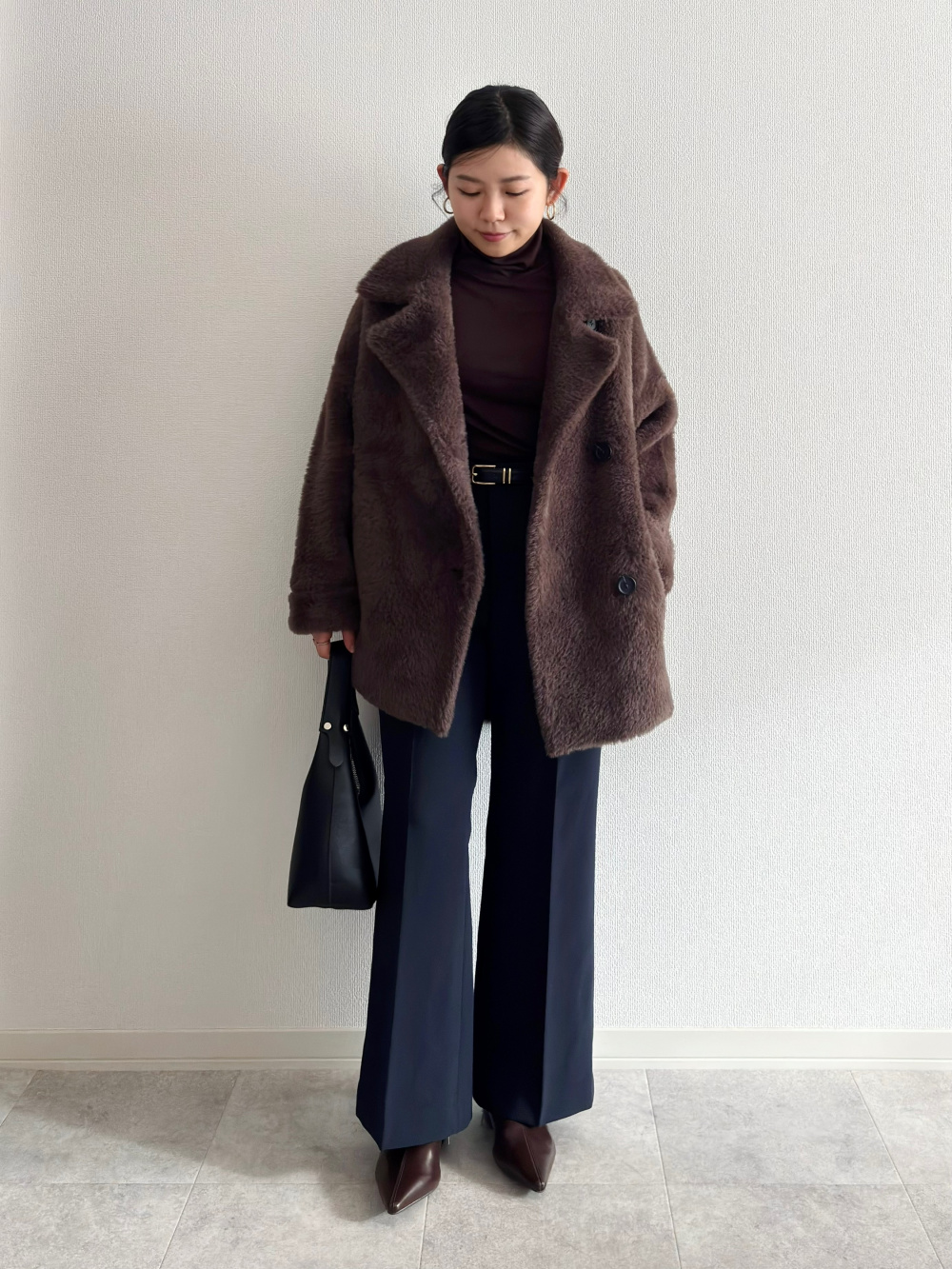 フェザーヤーンニットコート」の着用コーディネート| プラステ