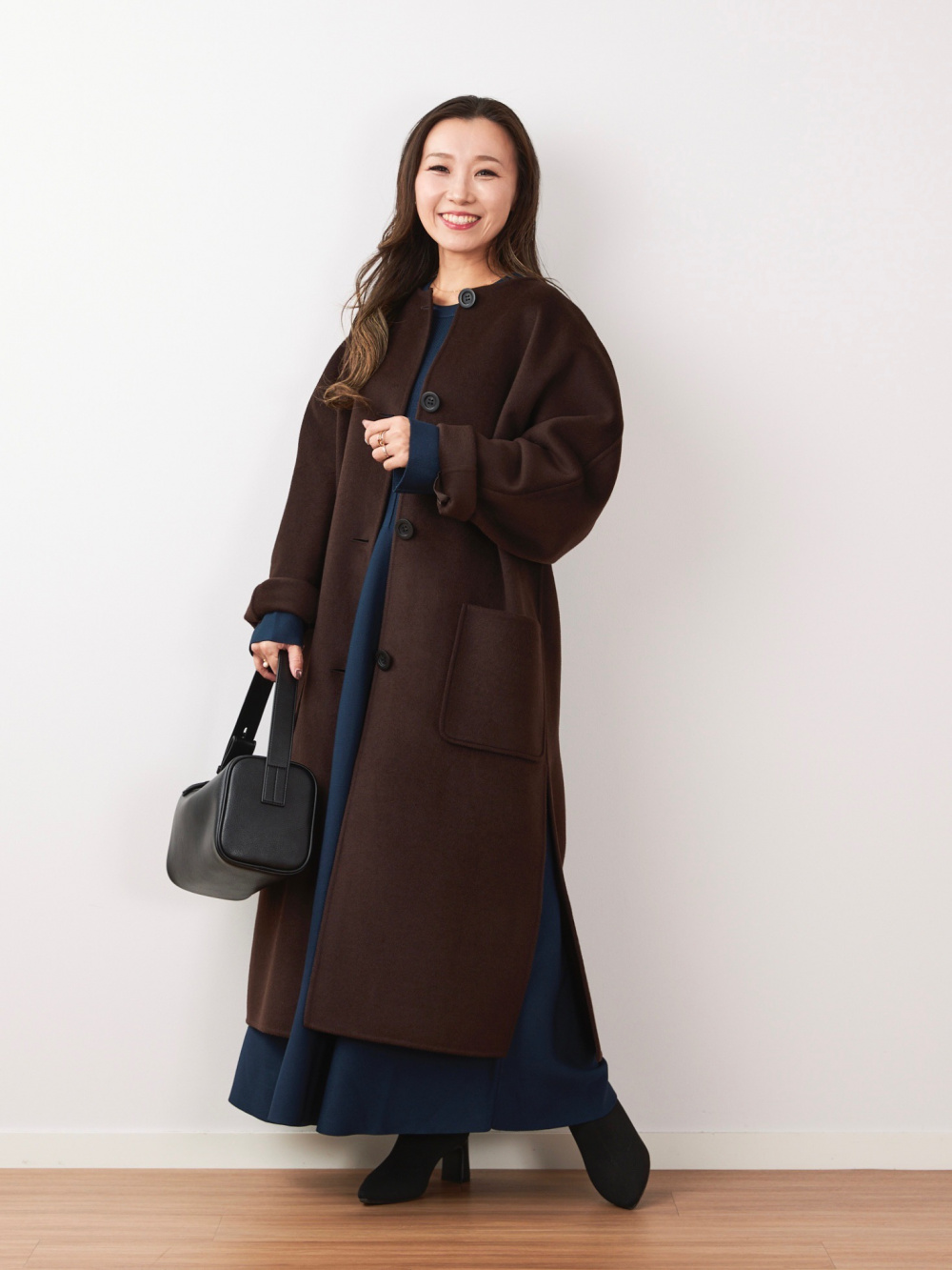 ウールブレンドオーバーサイズジャケット、ニットフレアワンピース」の