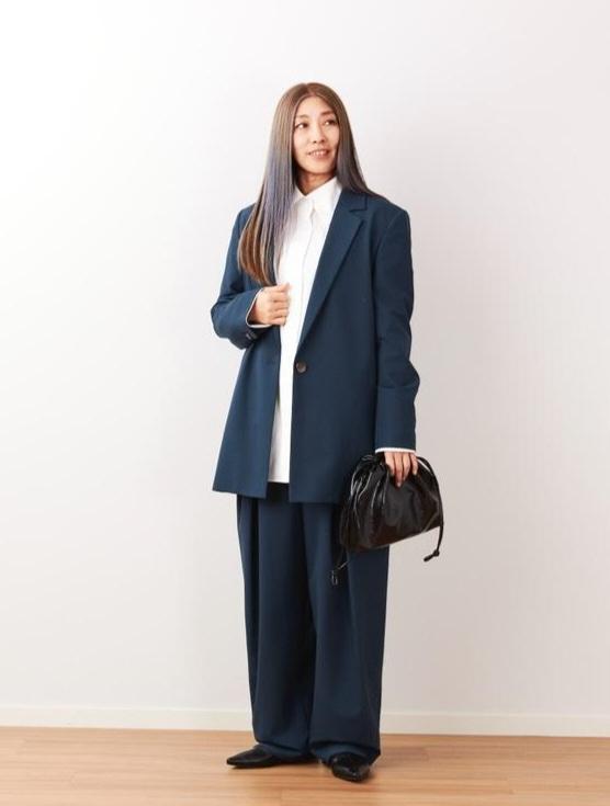 ウールブレンドオーバーサイズジャケット、ニットフレアワンピース」の