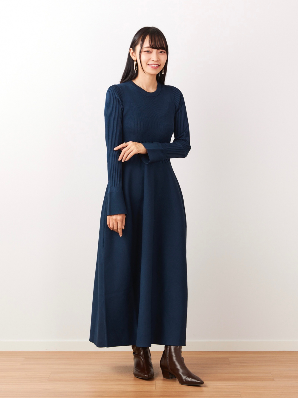 PLST HARUNOBUMURATA ニットフレアワンピース ブルー S ニットフレアワンピース」の着用コーディネート| プラステ