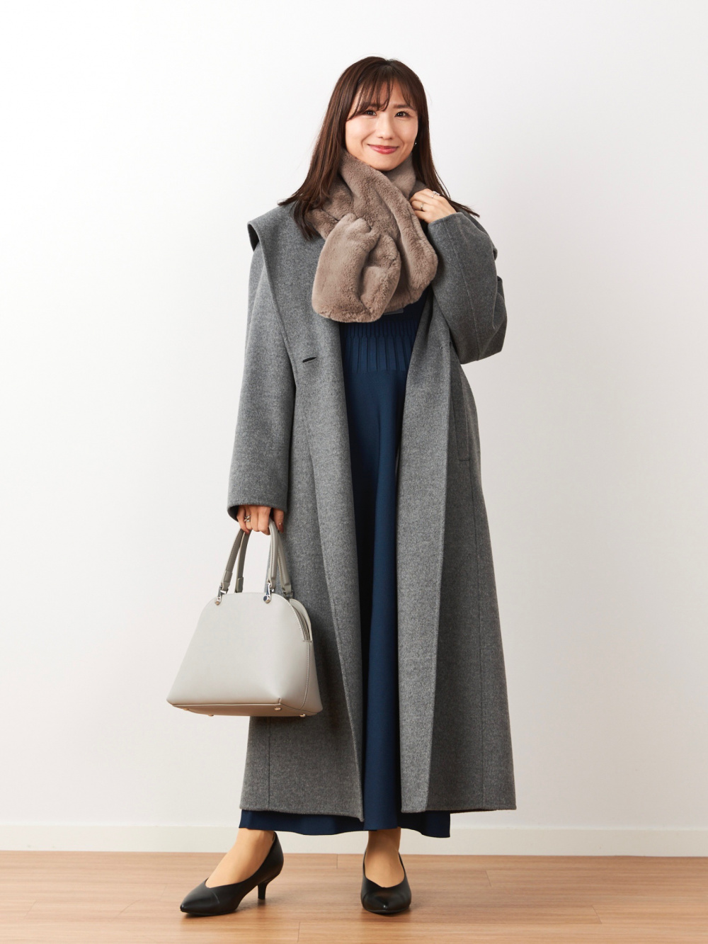 ウールブレンドオーバーサイズジャケット、ニットフレアワンピース」の