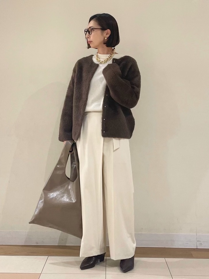 値下げ★ 新品 PLST ヴィンテージサテン メタルボタンブラウス ベージュ PLST(プラステ)公式 | ヴィンテージサテンメタルボタンブラウス