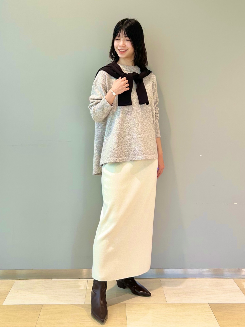 メリノウールブレンドメタルボタンカーディガン」の着用コーディネート