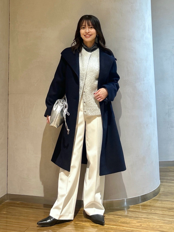 ウールモッサ2WAYスタンドカラーコート（レディース）の着用