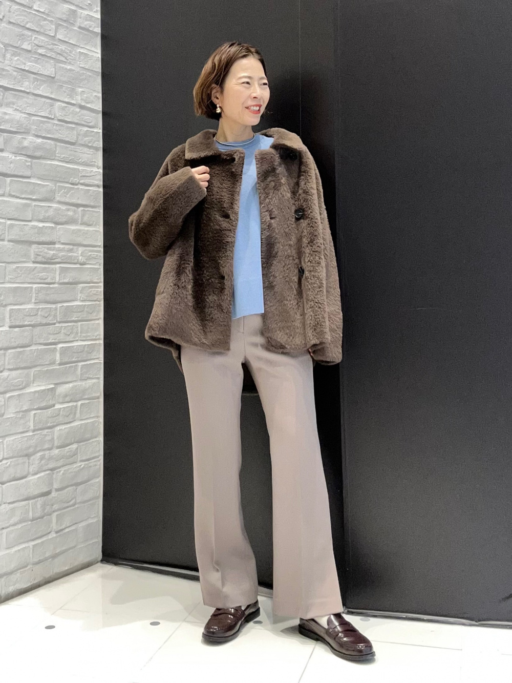 フェザーヤーンニットコート」の着用コーディネート| プラステ