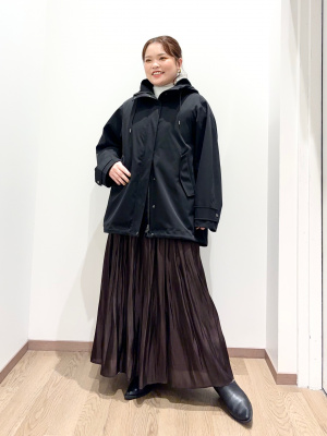 【完売品‼️】新品未使用　PLST プラステ　スパンコールニットケープ ブラック PLST(プラステ)公式 | スパンコールニットケープ