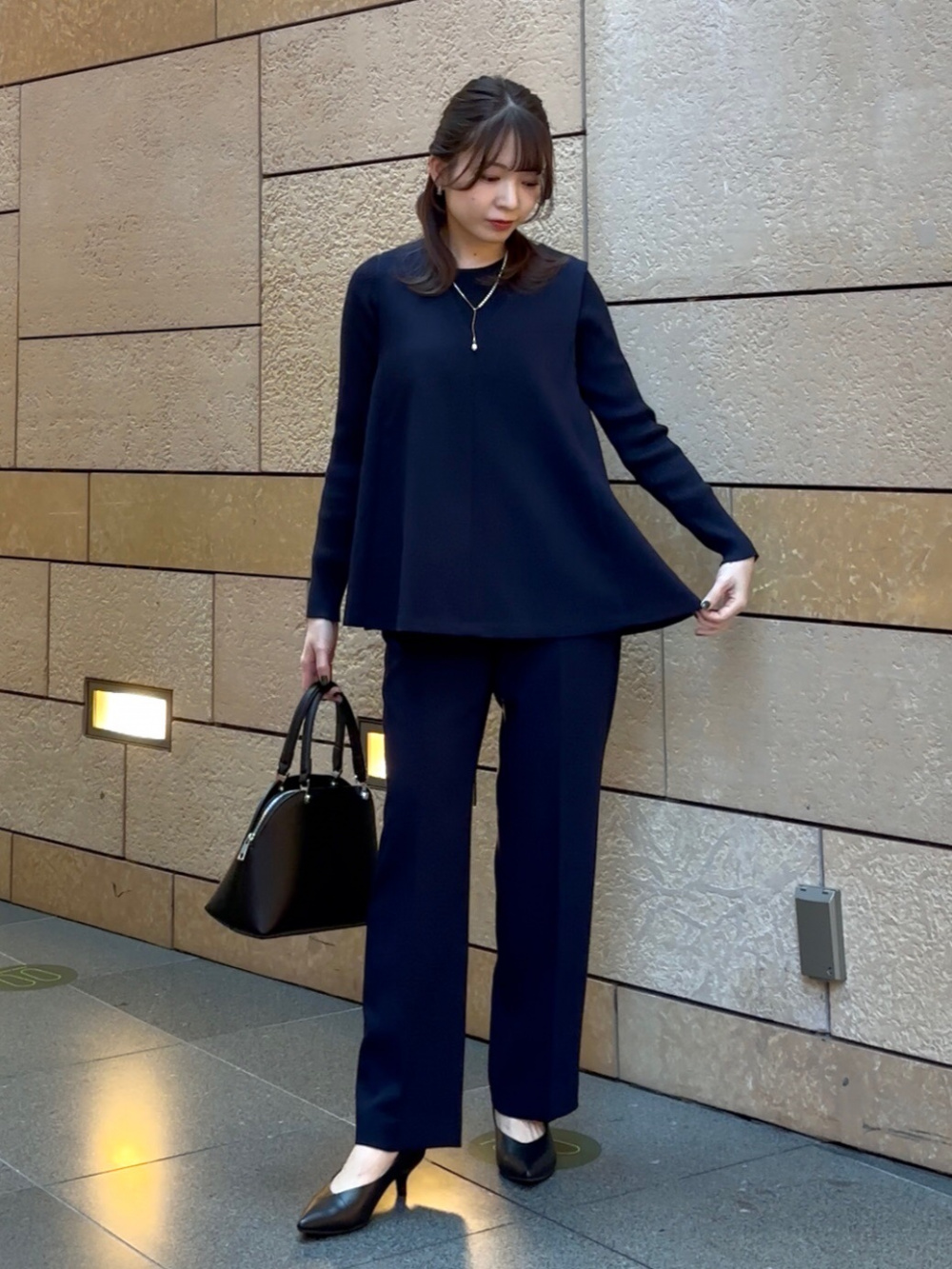 ツイードペプラムジャケット、トリアセブレンドテーパードパンツ」の