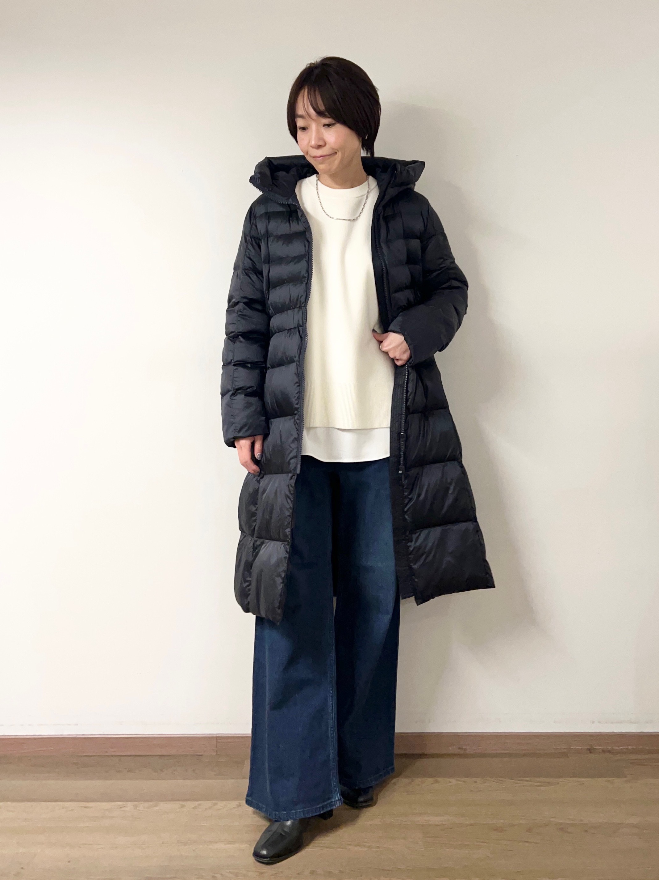 ロングダウンを羽織ったコーデ