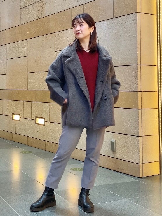 フェザーヤーンニットコート」の着用コーディネート| プラステ