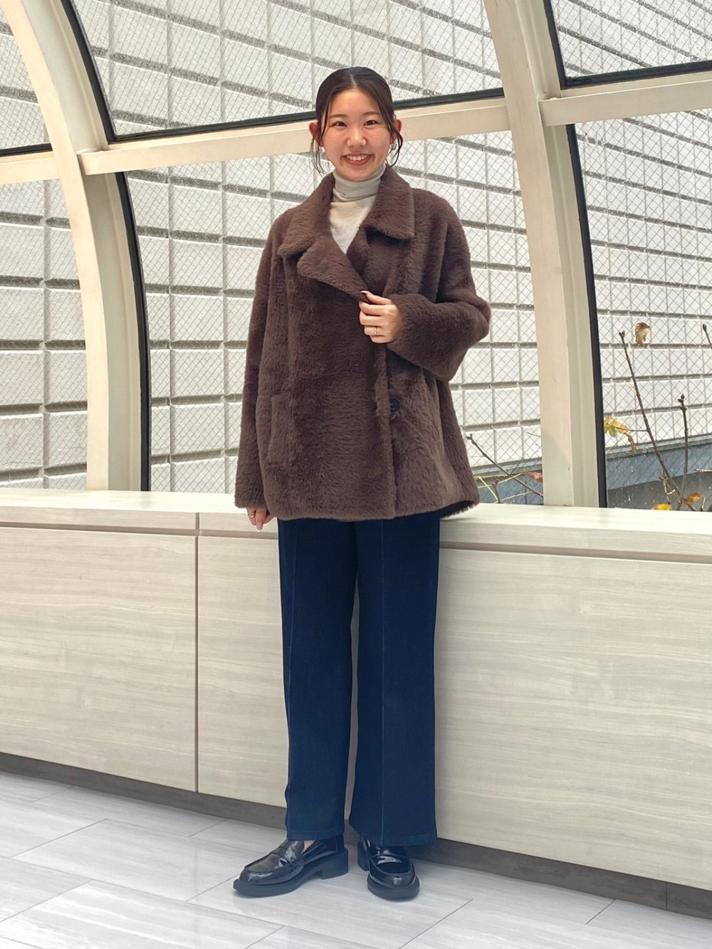 フェザーヤーンニットコート」の着用コーディネート| プラステ