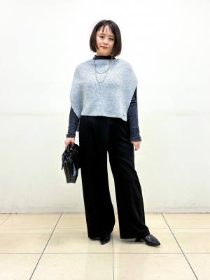 【完売品‼️】新品未使用　PLST プラステ　スパンコールニットケープ ブラック PLST(プラステ)公式 | スパンコールニットケープ