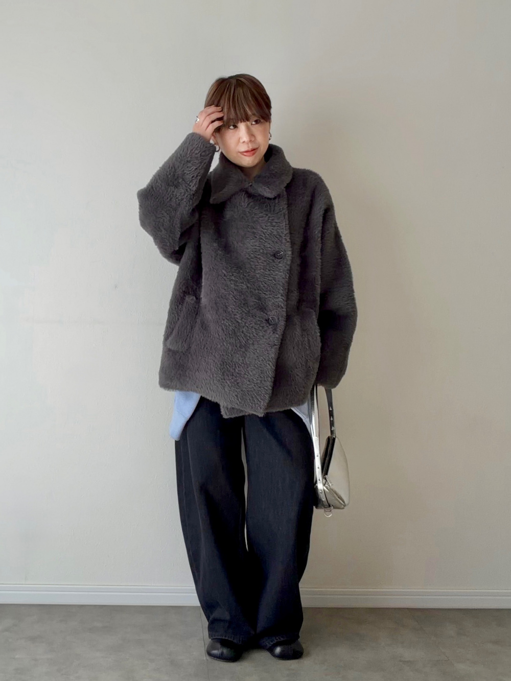 フェザーヤーンニットコート」の着用コーディネート| プラステ