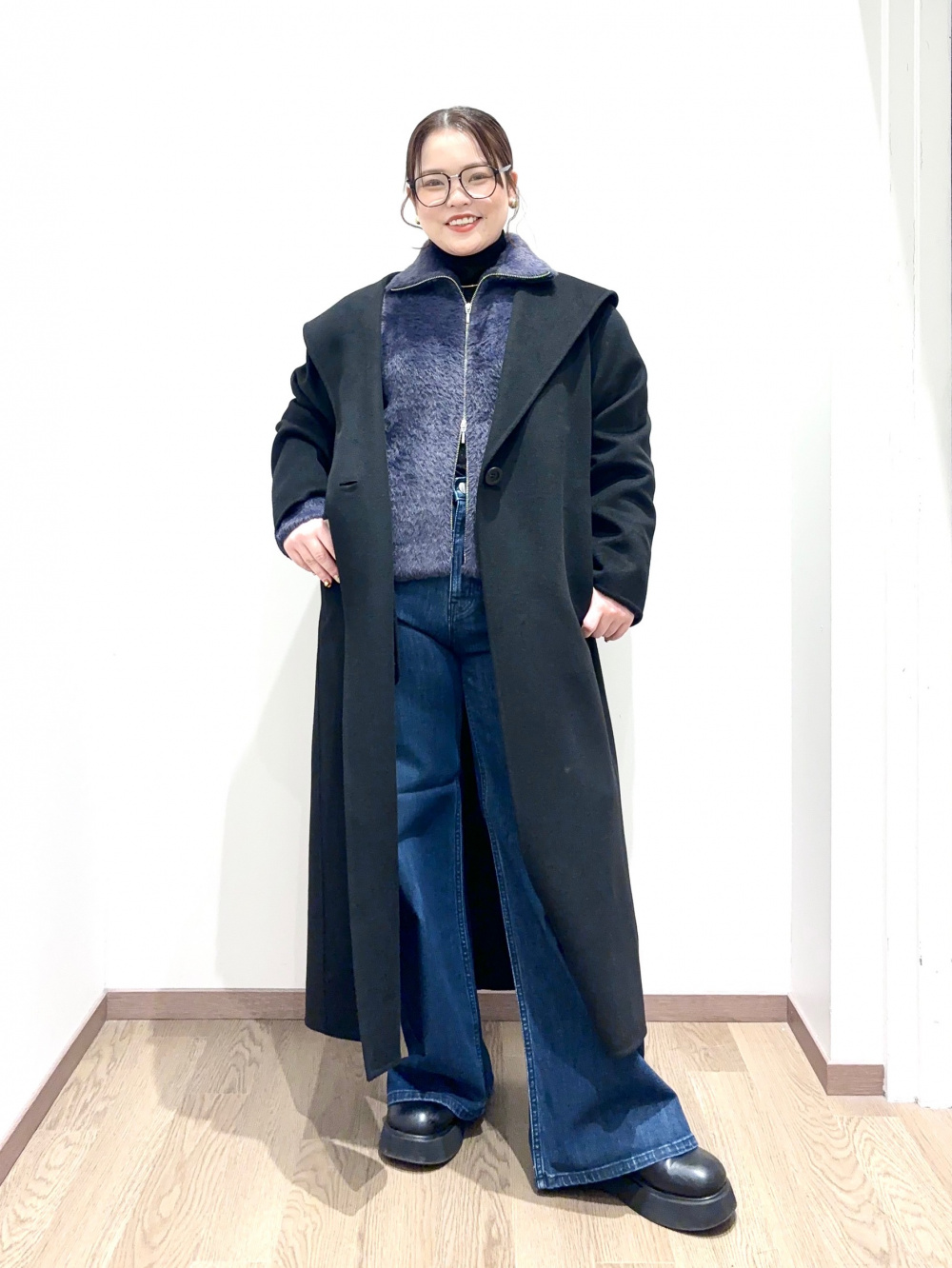 ウールブレンドリバーフーディーロングコート、ワイドパンツ（ウォーム