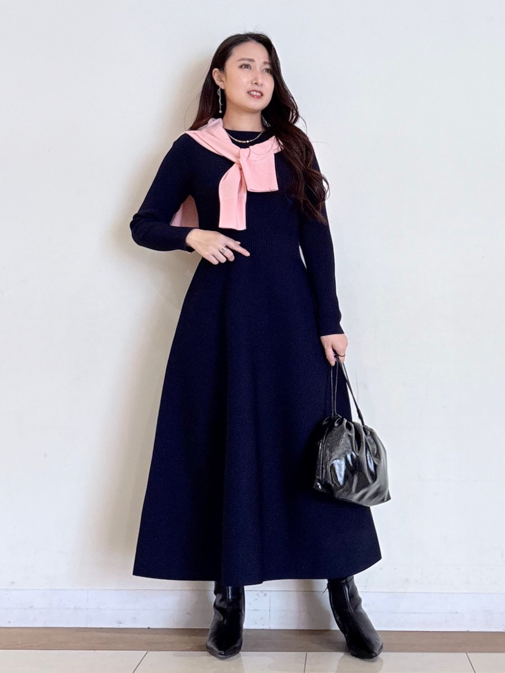 ホールガーメント®フレアニットワンピース、スクエアモチーフチェーン