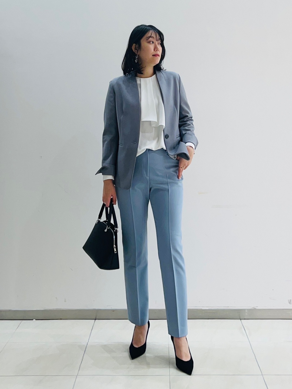 暖かいジャケットを羽織ったコーデ