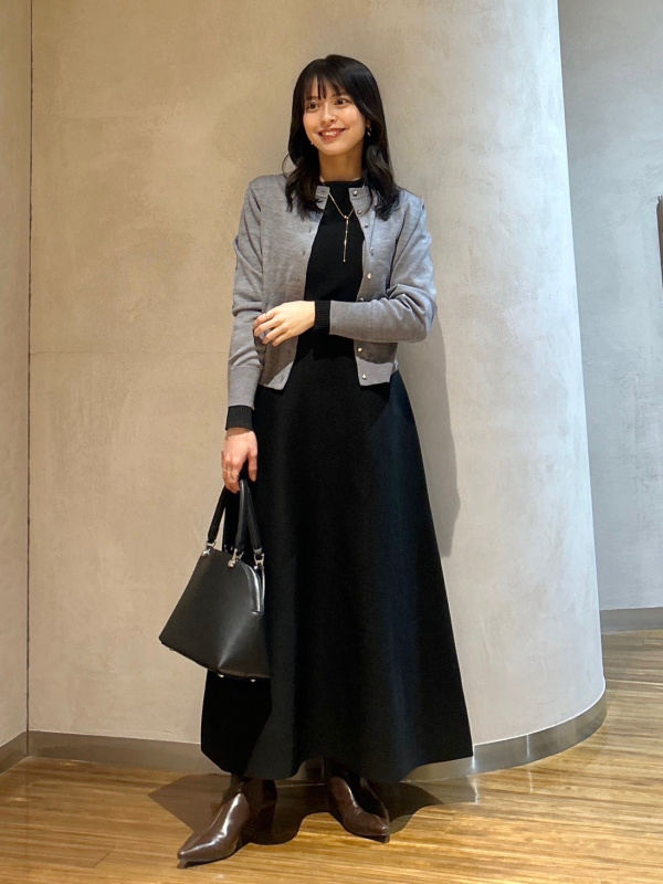 ダブルクロスジャンパースーツ、2WAYコンパクトバッグ」の着用