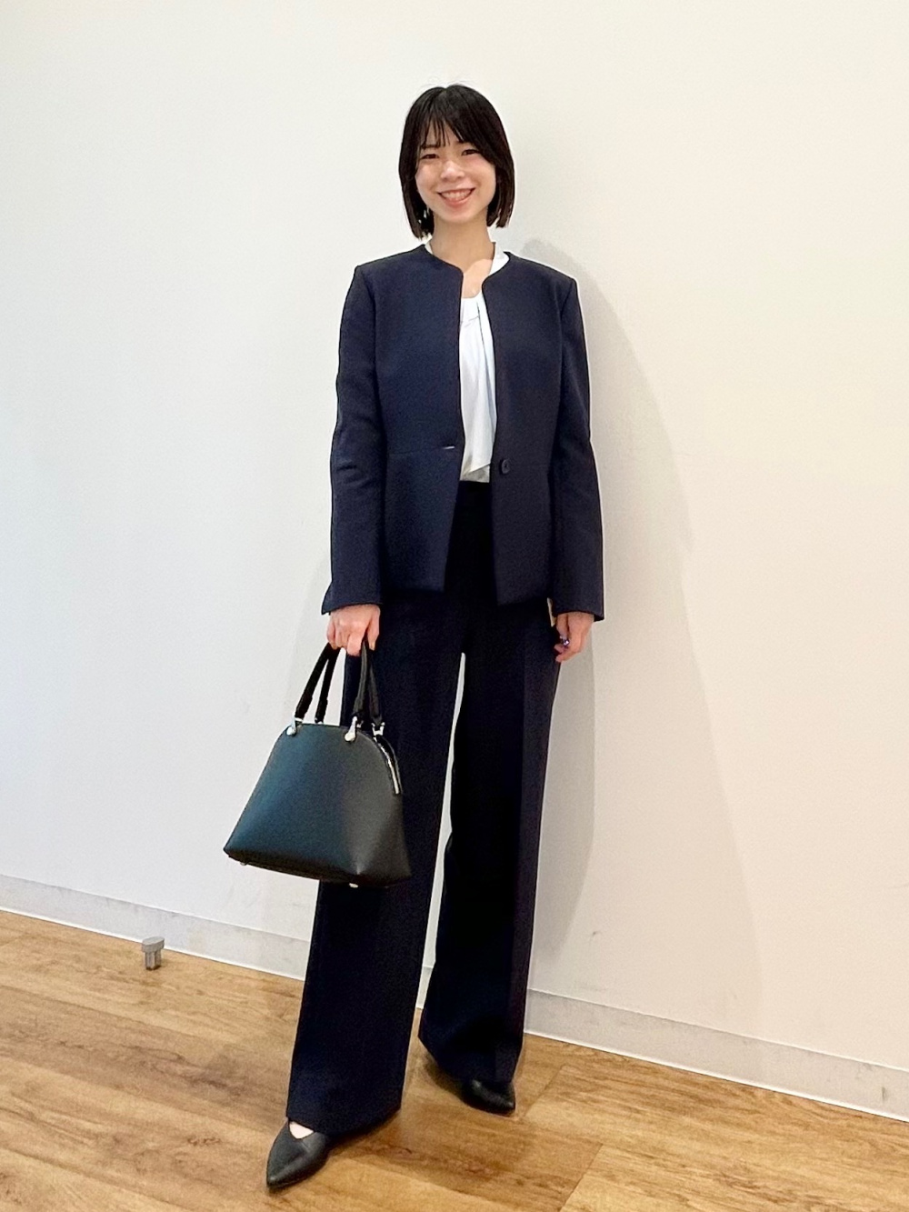 ツイードペプラムジャケット、トリアセブレンドテーパードパンツ」の