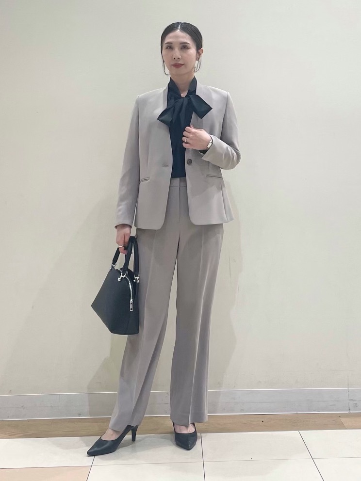 プラステ　洗えるトリアスブレンドパンツスーツ　近年モデル　美品　チャコールグレー プラステ 洗えるトリアスブレンドパンツスーツ 近年モデル 美品