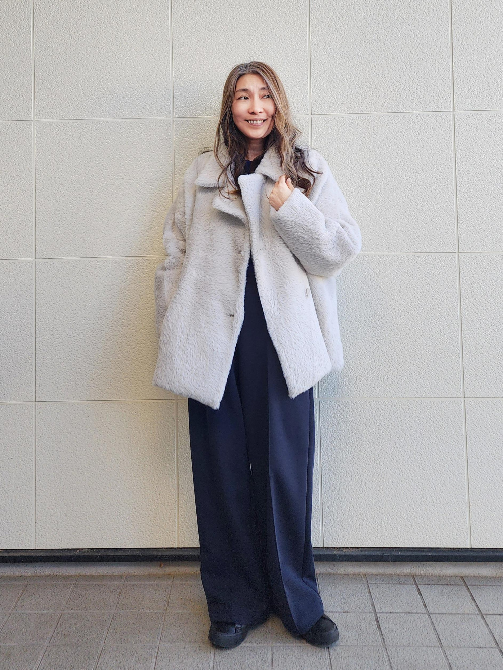フェザーヤーンニットコート」の着用コーディネート| プラステ