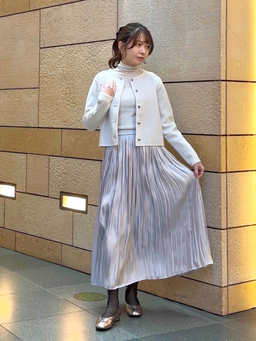 ラメシアーリブタートルネックセーター、ワイドパンツ（ダブルクロス