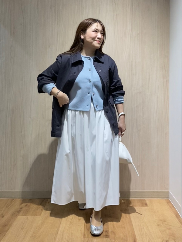 アシンメトリーフレアスカート、センターシームバレエシューズの